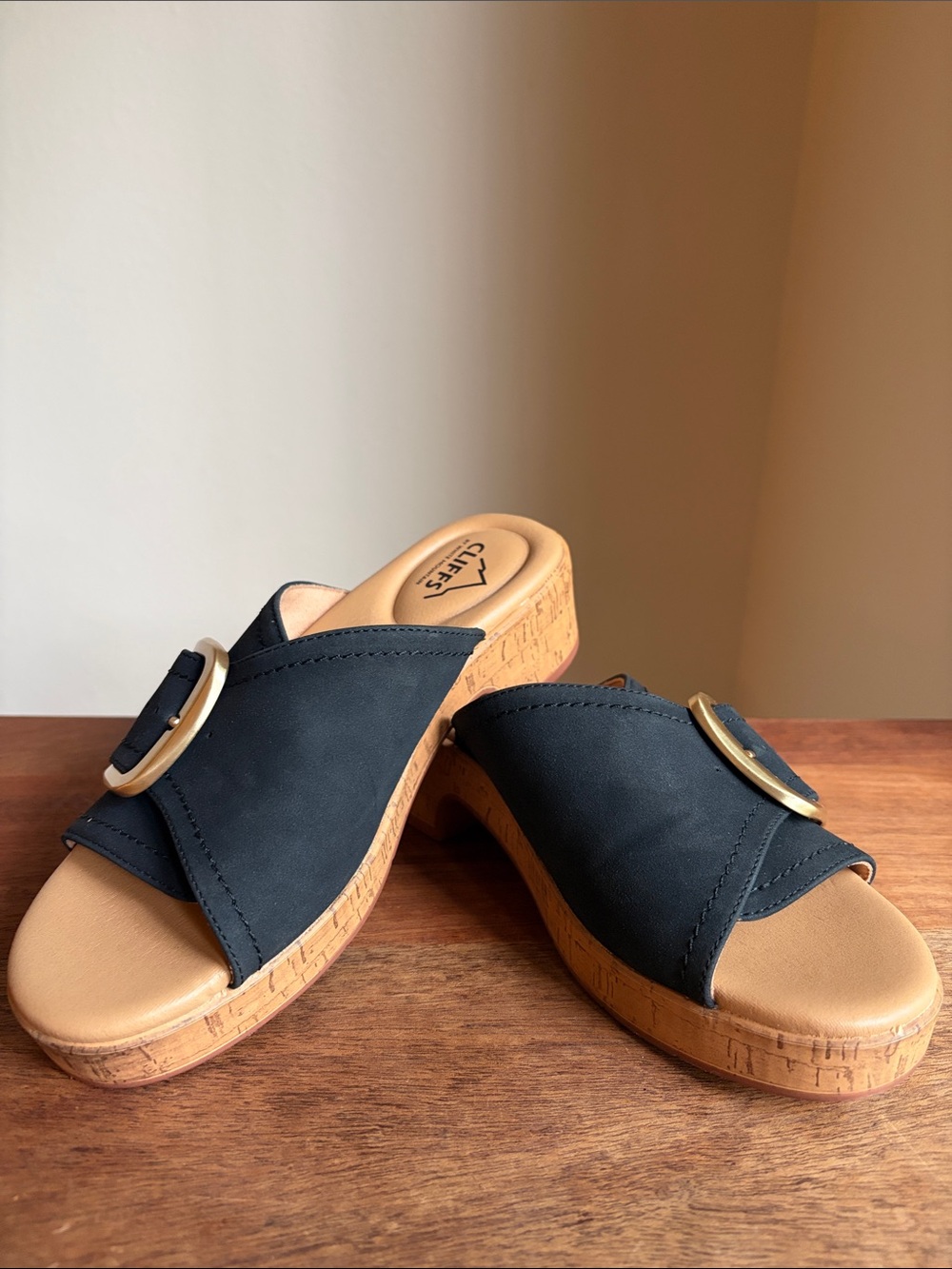 Cliffs by White Mountain Filipa Sandals in Black